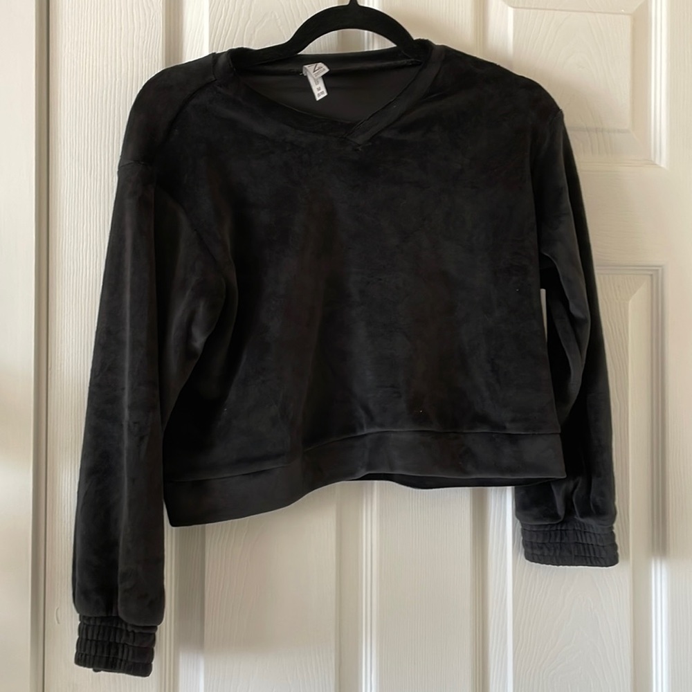 Z by Zella black velour v neck sweatshirt